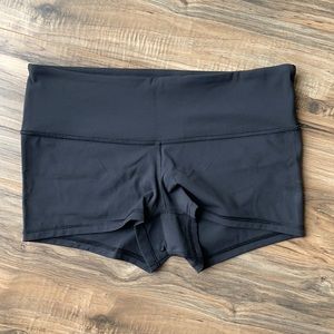 Lululemon Boogie Shorts, size 6